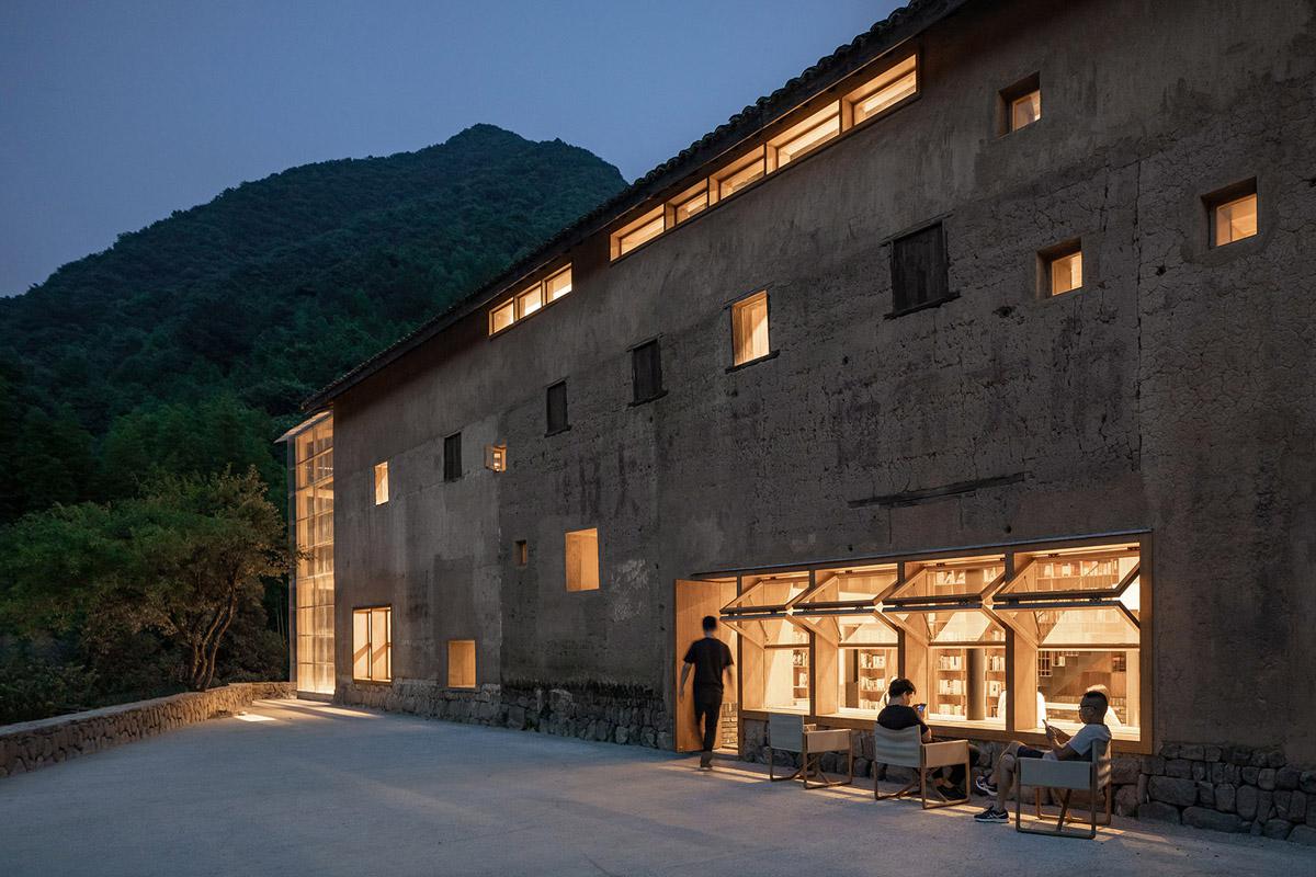 言几又青龙坞乡村胶囊旅社书店，“楼中楼”有趣空间